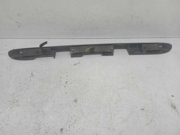 MOULURE HAYON AVEC POIGNEE PEUGEOT 206 SW - Vue 2